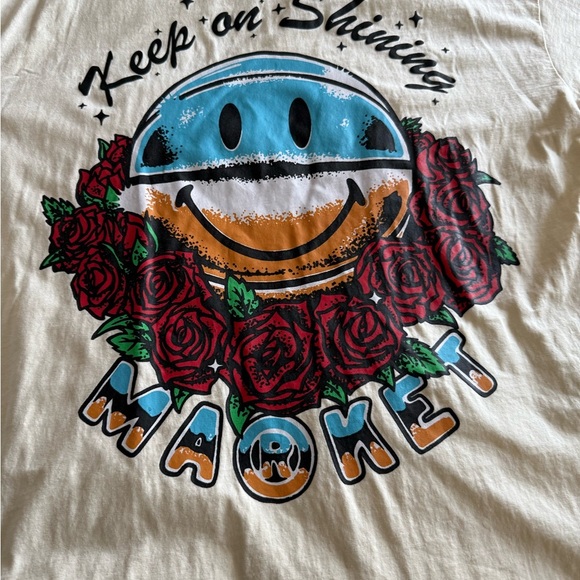 Graphic Tee with Smiley and Roses - Picture 2 of 5